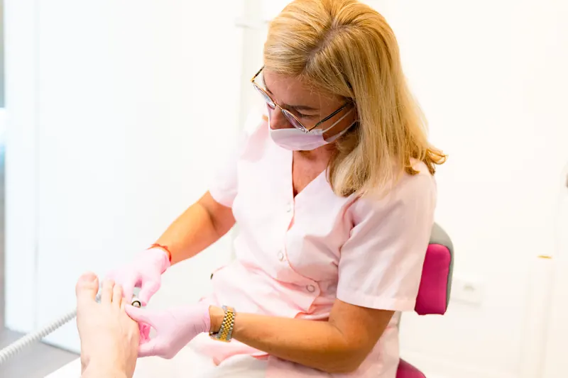 Diabetischer Fuß behandeln – Risiken in der Praxis PodoTrend
